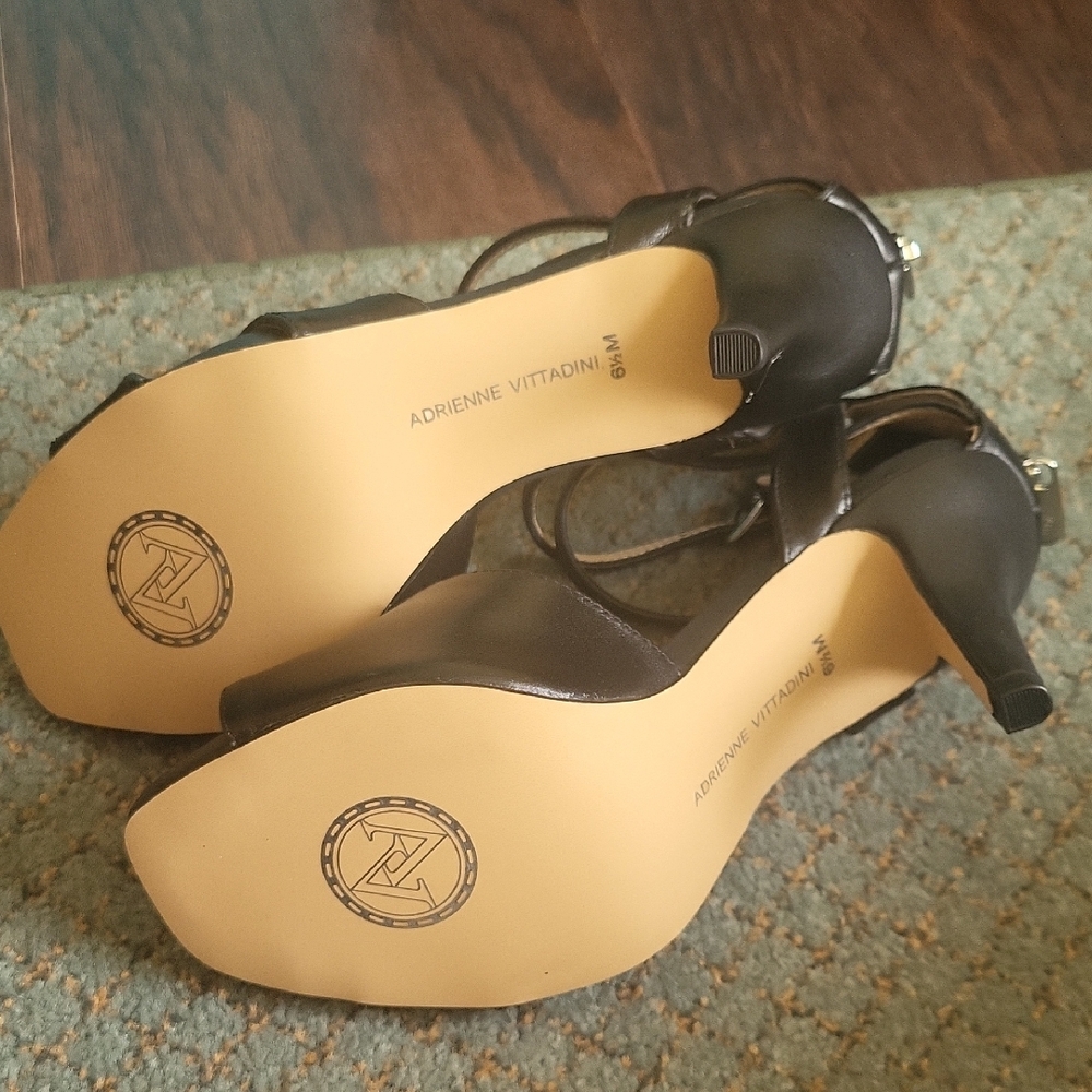 Adrienne Vittadini Black Strappy Heels - Picture 4 of 6